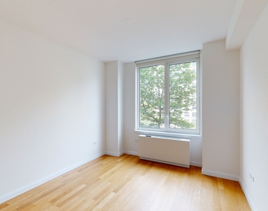 795 Columbus Ave - Photo Thumbnail 3