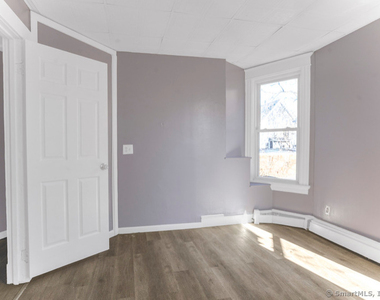 22 Wyman Street - Photo Thumbnail 4