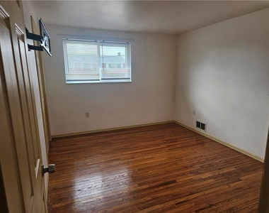 812 Westbury Rd - Photo Thumbnail 29