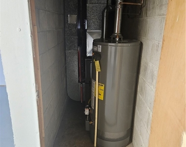 812 Westbury Rd - Photo Thumbnail 39