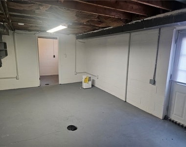 812 Westbury Rd - Photo Thumbnail 38