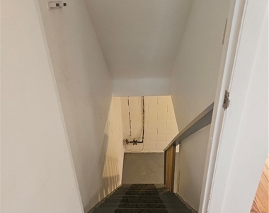 812 Westbury Rd - Photo Thumbnail 31
