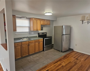 812 Westbury Rd - Photo Thumbnail 11
