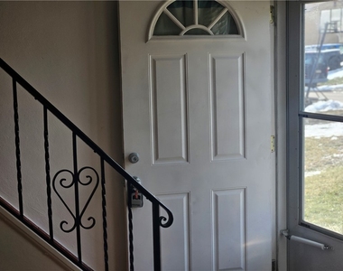 812 Westbury Rd - Photo Thumbnail 4