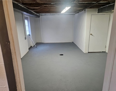 812 Westbury Rd - Photo Thumbnail 34