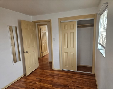 812 Westbury Rd - Photo Thumbnail 23