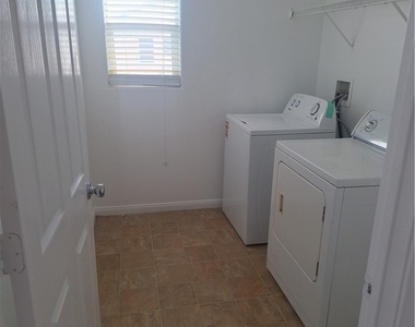 304 Raptors View Avenue - Photo Thumbnail 19