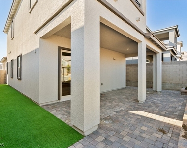 11828 Black Canary Avenue - Photo Thumbnail 16