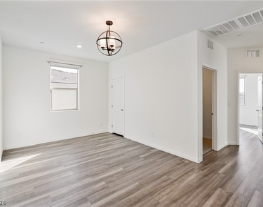 11828 Black Canary Avenue - Photo Thumbnail 4