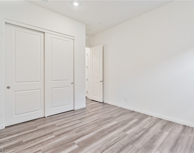 11828 Black Canary Avenue - Photo Thumbnail 5