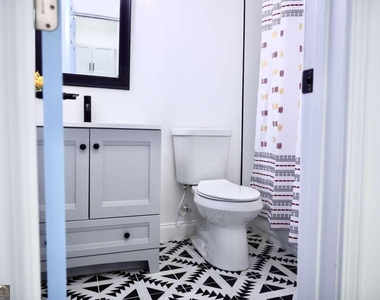 1455 Jonesboro Road - Photo Thumbnail 3