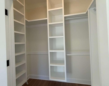 111 Longpoint Drive - Photo Thumbnail 12