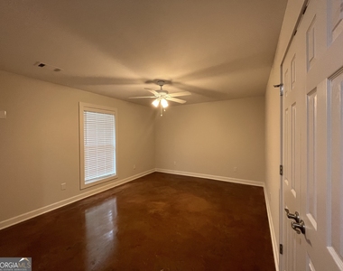 1112 Third Street - Photo Thumbnail 6