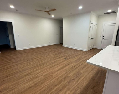 117 Longpoint Drive - Photo Thumbnail 3