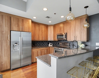 1080 Peachtree Street Ne - Photo Thumbnail 5