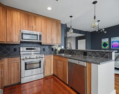1080 Peachtree Street Ne - Photo Thumbnail 3