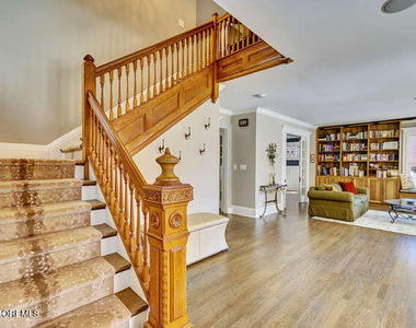 511 Asbury Avenue - Photo Thumbnail 21