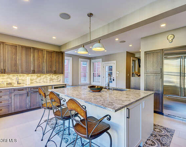 511 Asbury Avenue - Photo Thumbnail 10