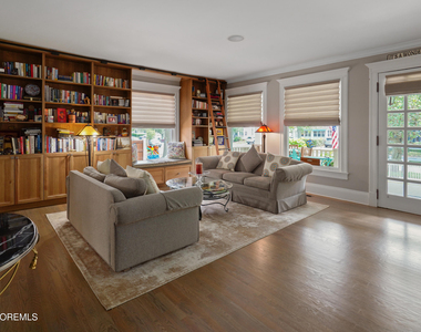 511 Asbury Avenue - Photo Thumbnail 6