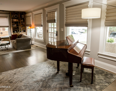511 Asbury Avenue - Photo Thumbnail 8