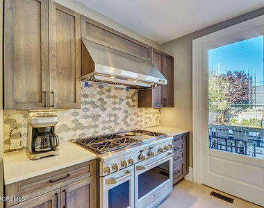 511 Asbury Avenue - Photo Thumbnail 11