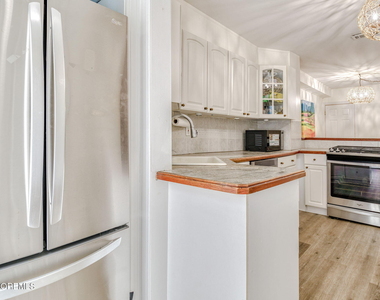 132 Heck Avenue - Photo Thumbnail 12