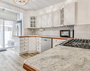 132 Heck Avenue - Photo Thumbnail 10