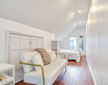 132 Heck Avenue - Photo Thumbnail 20