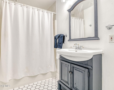 132 Heck Avenue - Photo Thumbnail 17