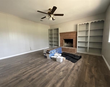 680 Cherry Creek Lane - Photo Thumbnail 2
