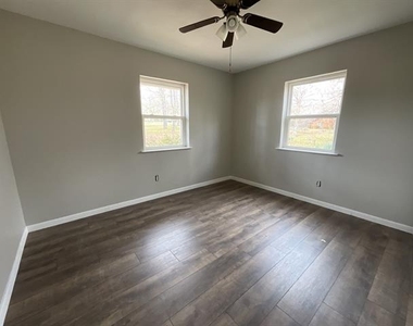 680 Cherry Creek Lane - Photo Thumbnail 3