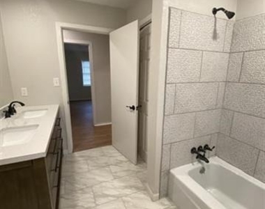 1610 W Frank Street - Photo Thumbnail 7