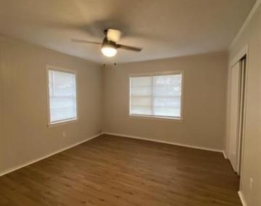 1610 W Frank Street - Photo Thumbnail 4