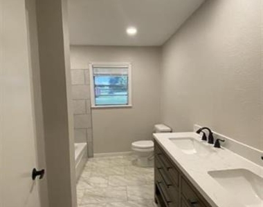 1610 W Frank Street - Photo Thumbnail 9