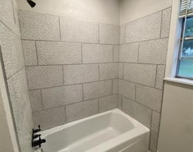 1610 W Frank Street - Photo Thumbnail 8