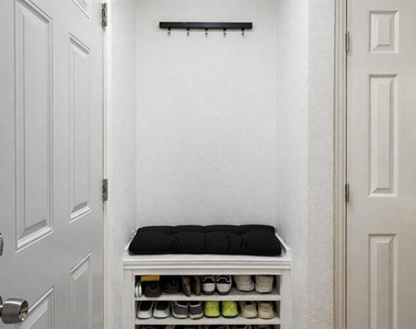 3121 Rutz Street - Photo Thumbnail 2
