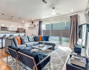 3121 Rutz Street - Photo Thumbnail 4