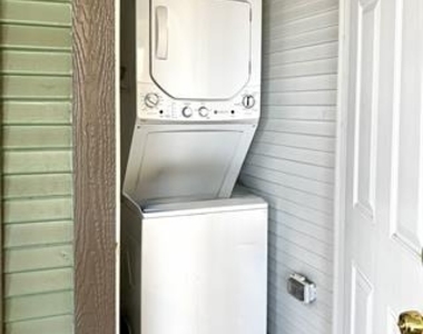 4618 Eastside Avenue - Photo Thumbnail 7