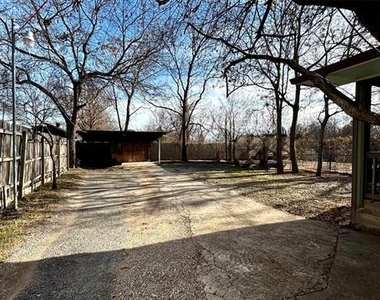 4618 Eastside Avenue - Photo Thumbnail 8