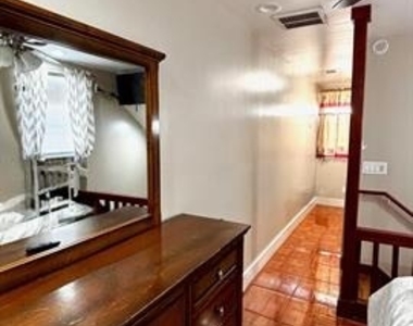 4618 Eastside Avenue - Photo Thumbnail 5