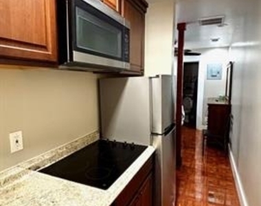 4618 Eastside Avenue - Photo Thumbnail 3