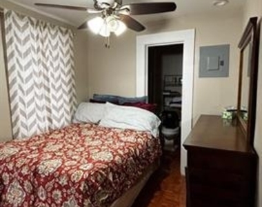 4618 Eastside Avenue - Photo Thumbnail 6