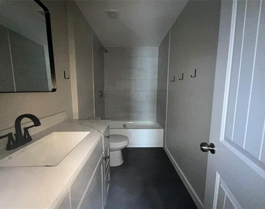 405 E Pine Street - Photo Thumbnail 11