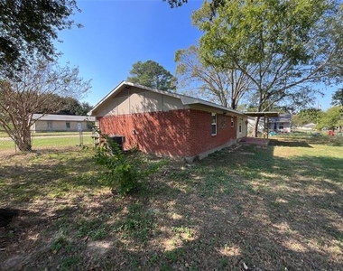 405 E Pine Street - Photo Thumbnail 19