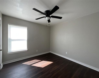 405 E Pine Street - Photo Thumbnail 9
