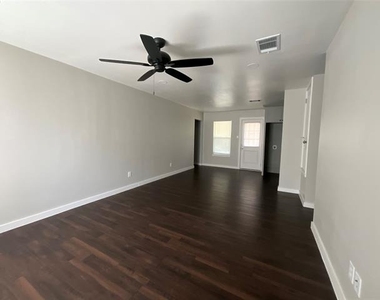405 E Pine Street - Photo Thumbnail 7