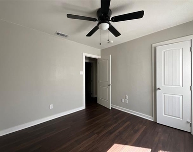 405 E Pine Street - Photo Thumbnail 10