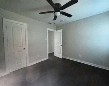 405 E Pine Street - Photo Thumbnail 12