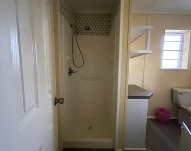 1361 Shady Lane - Photo Thumbnail 11