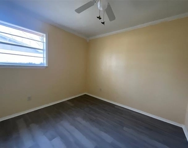 1361 Shady Lane - Photo Thumbnail 18